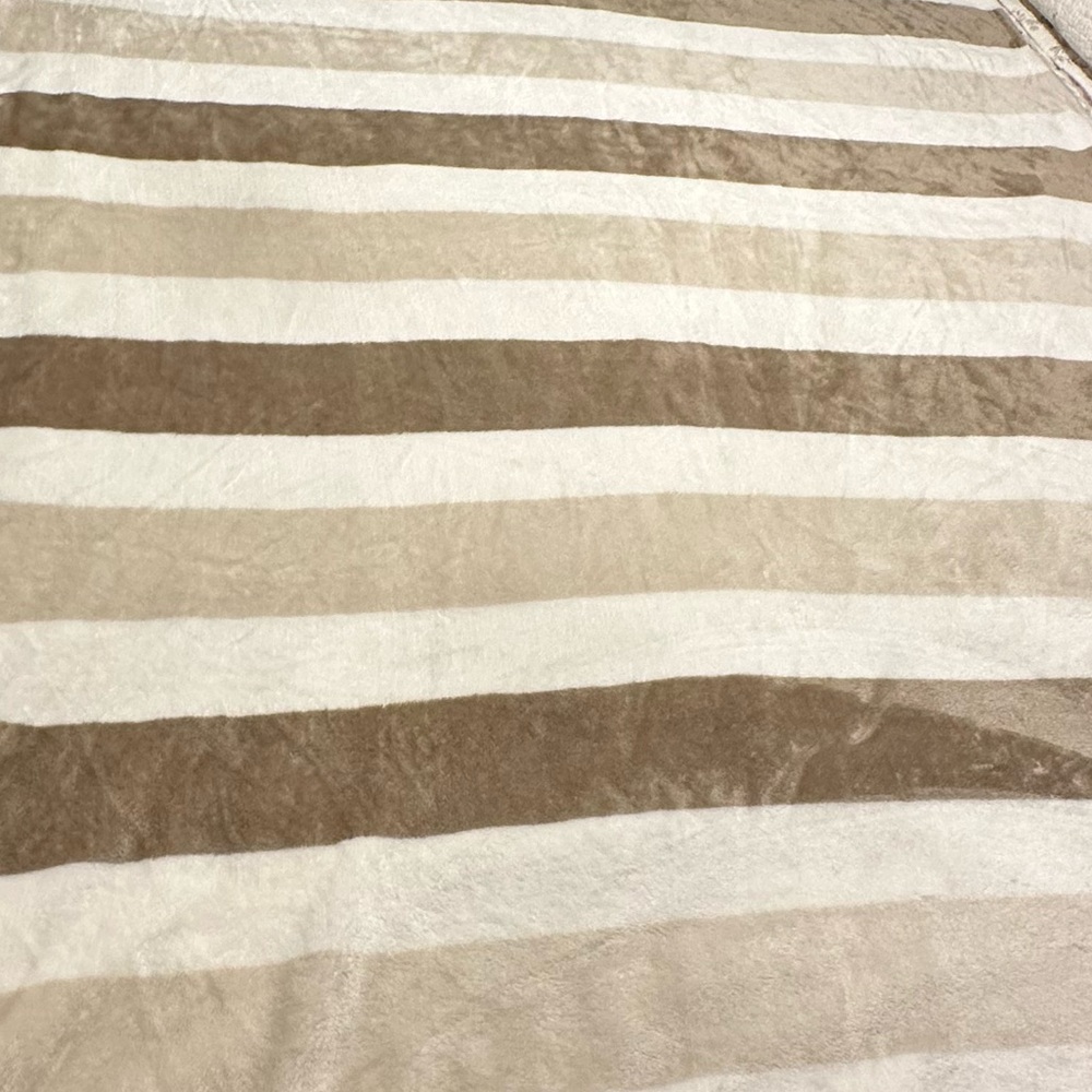 Polyester Throw Blanket